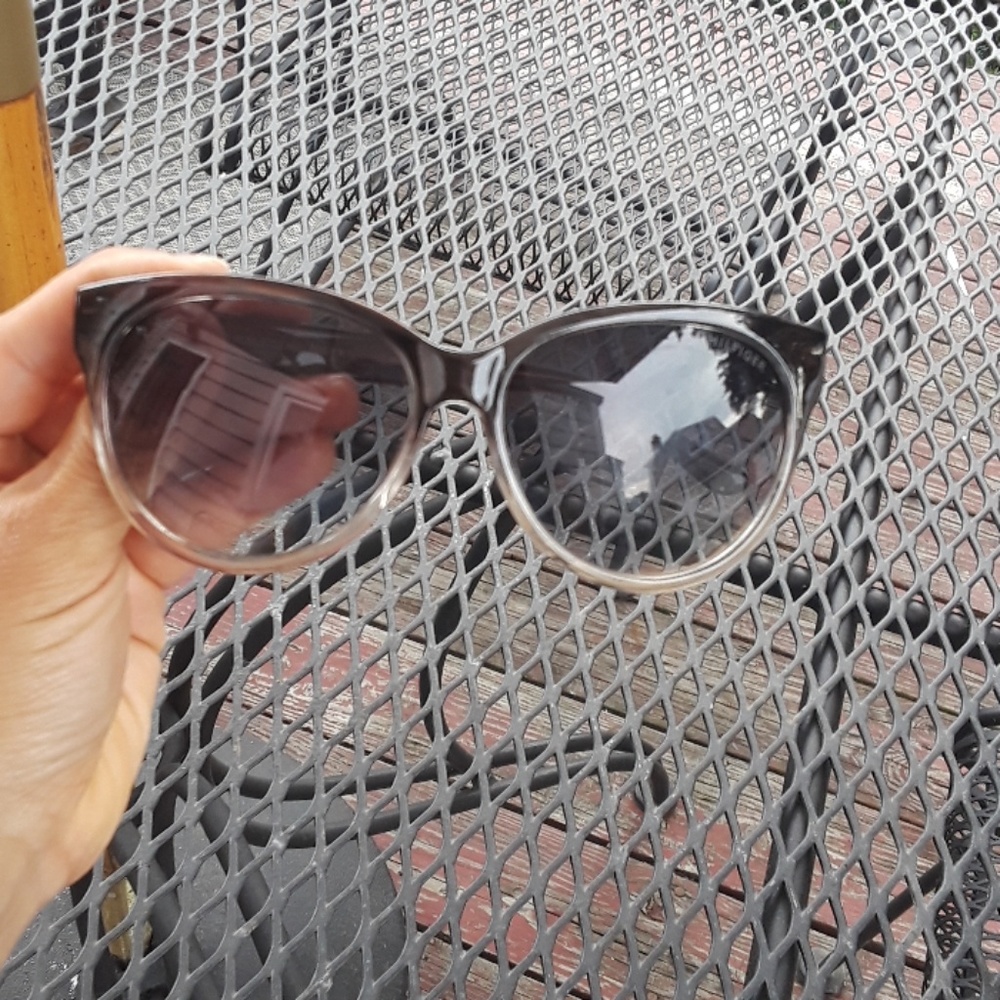 Tommy Hilfiger sun glasses